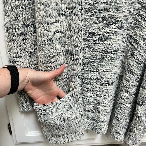 Madison Lilly Chunky Knit Cardigan | Grey & White | Size S - Picture 4 of 10